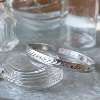 BM11-【 MONET 】モネ・ヴィンテージブレスレット Silver Tone Etched Bracelet