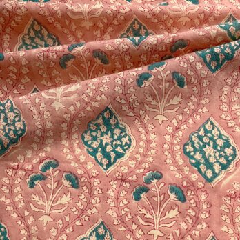 インド ブロックプリント生地 [50cm単位切売] サンガネリ ピンクXブルー紋章フラワー 花 SAIF0432