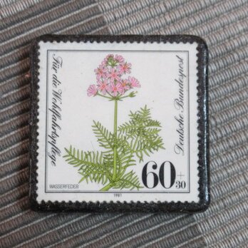 ドイツ　植物切手ブローチ10716