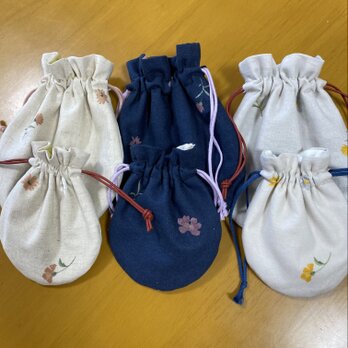 選べるカラー　プチっとまぁるい巾着ポーチ　2サイズセット　モーメント　フラワーガーデンの小花