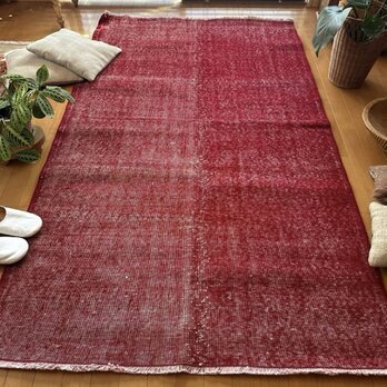 121×205 レッドオーバーダイ　ワンカラーラグ　トルコヴィンテージラグ