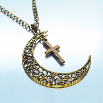 アンティークゴールド 透かし三日月とロザリオ（十字架）の大人可愛いネックレス ムーンネックレス