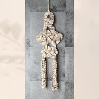 飾り結びタペストリー〜紅梅〜