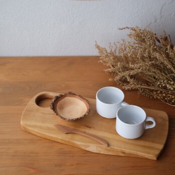 ヤマザクラのカッティングボード　【b1198】