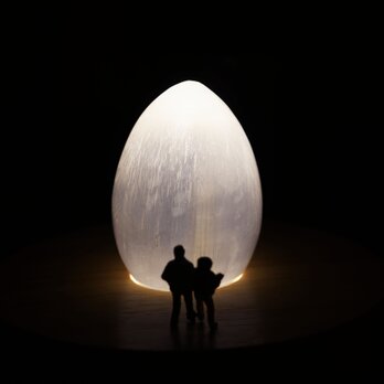 ☆宝石の卵による間接照明・大粒セレナイト・LED・ライトランプ　～宝石の卵