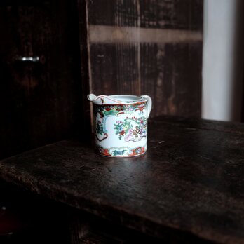 花籠と蝶々と花瓶◆中国廣彩　色絵金彩ミルクピッチャー　チャイナレトロ　シノワズリ　茶器　インテリア