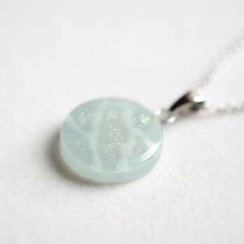 レジンアート　ラウンドペンダント〈しづかな砂浜〉