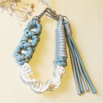 パラコード お花のスマホストラップ ハンドストラップ バッグチャーム ハンドメイド