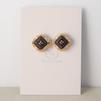 ジュエルピアス