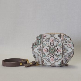 インド刺繍のポーチ