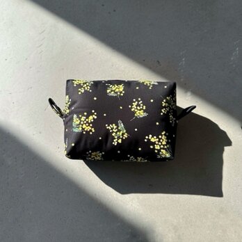 ミニポーチ/ミモザ/黒・黄色/大人可愛い/化粧・メイク・サニタリー・小物入れポーチ