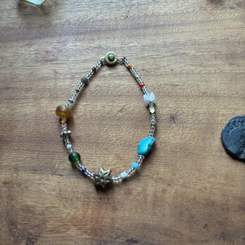 ＊古のブレス。@真鍮のモチーフ玉＋ベネチアの古いシードビーズ＋古いビーズやシルバーや真鍮のビーズなどなど