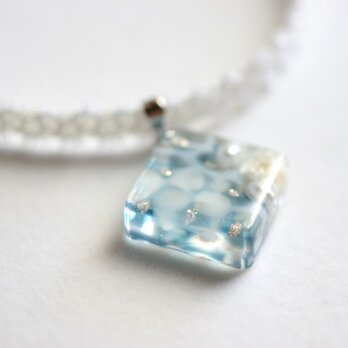 【受注製作】レジンアート　スクエアモチーフとタティングレースとサテンリボンのチョーカー〈水紋・コバルトブルー〉