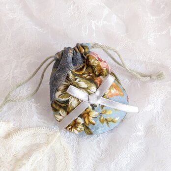 可愛いレースとリボンのミニ巾着（グレー花柄）