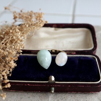 ビルマ産翡翠とレインボームーンストーン ― 静かな光を纏うフォークリング　金アレ対応