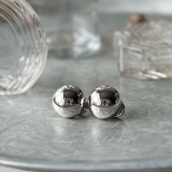 YM196-【 Monet 】モネ・ヴィンテージイヤリング 1960〜70's Silver Tone Domed