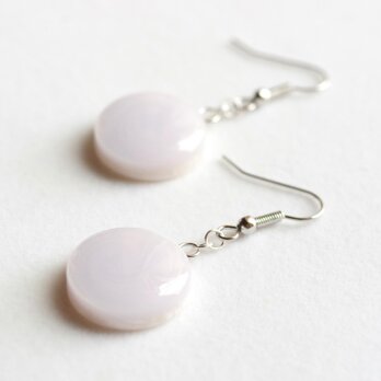 レジンアート　ラウンドピアス〈夕顔〉