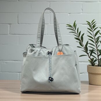 軽くて大容量、撥水加工で雨の日も安心！バッグの「わがまま」詰め込んだ　わがままトート：グレー＜受注製作＞