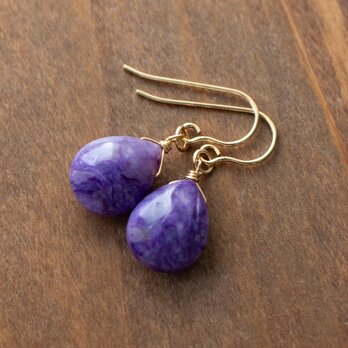 ✨溶け合うパープルとホワイト✨ チャロアイト＜マロンカット＞のピアス（K14GF）