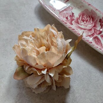 フラワーコサージュ ピオニー 芍薬 ■ アンティークカラー 3色展開 ■ ベージュ