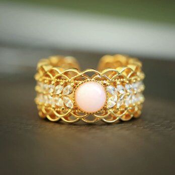 レースリング - 着ける人の指先に優雅な輝きを与える R448