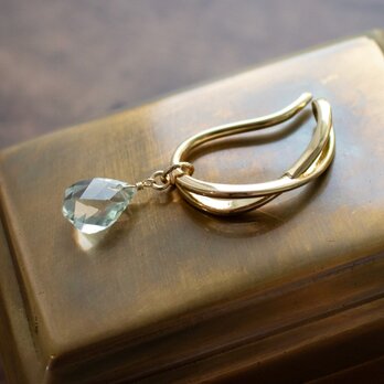 ✨2月誕生石✨ グリーンアメジスト＜ツイスト・ブリオレット＞のイヤーカフ（真鍮）