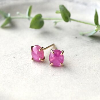 ルビーの14kgfスタッドピアス（両耳・ペア）　