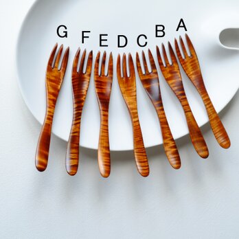 栃材縮杢のデザートフォーク〈type A〉（拭き漆）2601