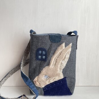 窓とボアうさぎのショルダーバッグ