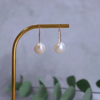 《14kgf/k10YG》大粒淡水パールフックピアス〜belle larms