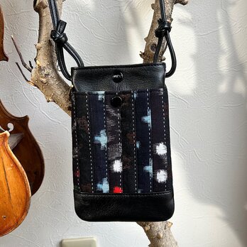 スマホポシェット（黒の革＋着物生地のパッチワーク）01014-33