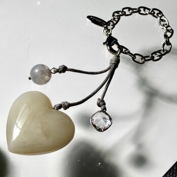 ミニマル ハートガラス チェーンバッグチャーム　グレー