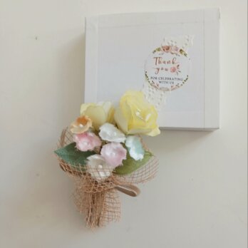 染め布花＊レモンイエロー小花の花束コサージュ