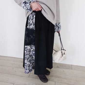 [予約販売] ブラックローズ刺繍とヴィンテージ・ダリアの切替サイドポケットスカート（セットアップ可）