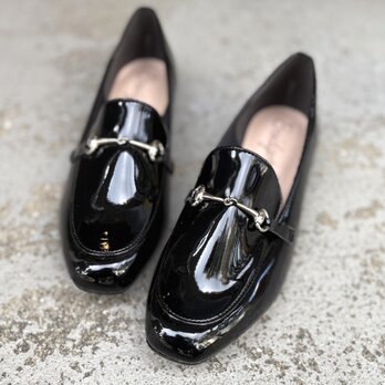 在庫分のみ/ブラックエナメル/フラット/ビットパンプス