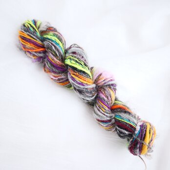 33g/56m｜手紡ぎ糸｜ゴットランド｜ネオンイエロー