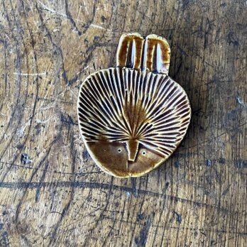 彫顔豆皿　ウサギ  2