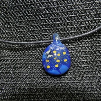 青い向日葵と蝶　NO.453（ガラス、トンボ玉、一点物、伝統工芸、ネックレス）