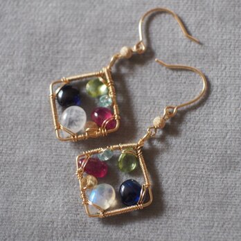 14kgf カラフルジェムのスクエアピアス k14gf　ルビー　カイヤナイト　ペリドット　レインボームーンストーン　シトリン　