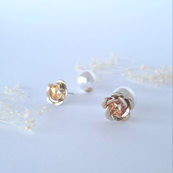 ★c　"魅せる耳元に…"　春　バラ　パール　小ぶり　お花　フォーマル　ピアス(ピアスのみ)