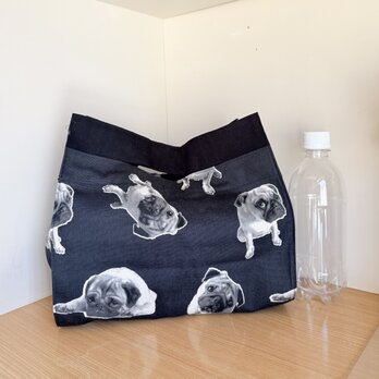 お弁当が傾かないエコバッグ（パグ）