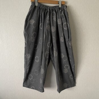 ゆったり刺繍モチーフ　ボールパンツ濃グレー生成りＦ
