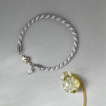 うさぎ色「まん丸うさぎ 白×灰」ブレスレット (260201-R-sirohai)