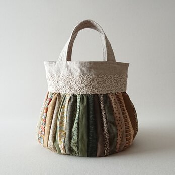 生地屋さんに並べられた46種類の生地で作ったバッグ