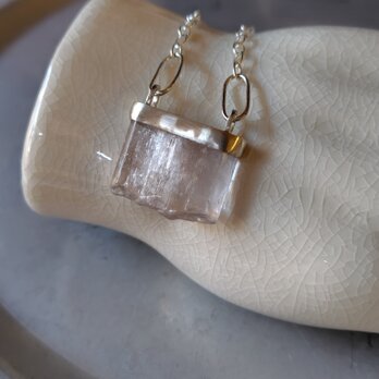 クンツァイトシルバーネックレス