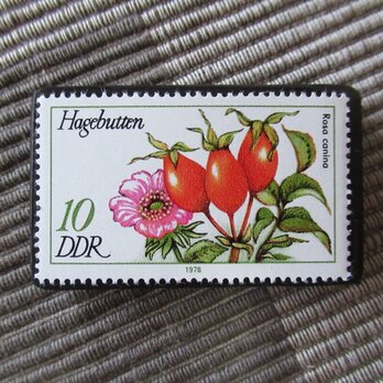 ドイツ　「ローズヒップ」切手ブローチ10733