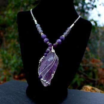 ラベンダーアメジスト　ネックレス　愛の守護石、心身の癒し、眠りを守る