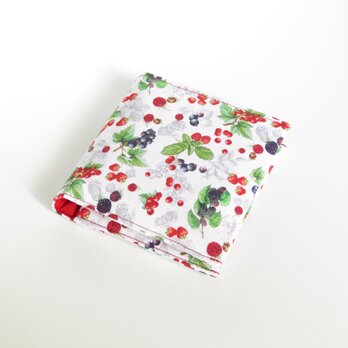 【フランス生地】charme (シャルム) サニタリーポーチ ハンカチタイプ（ベリー）