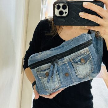 ボディバッグ★デニムリメイク★トートバッグ　マザーズバッグ　ウエストポーチ カバン 男前　アップサイクル