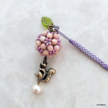 【現品限り】花手毬とリスの根付け・帯飾り